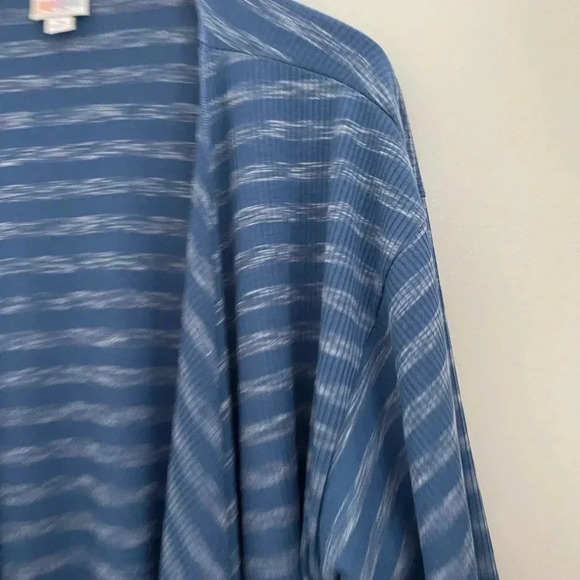 Lularoe Shirley kimono - Picture 3 of 5